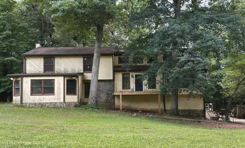 Island Dr, Stone Mountain, GA 30087