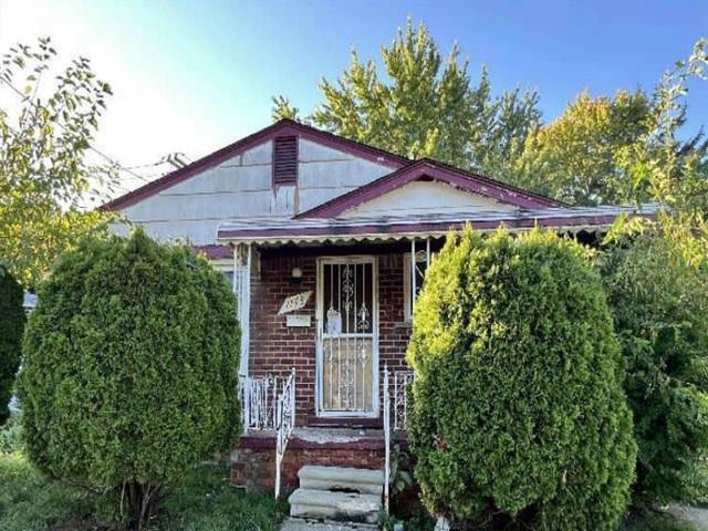 Maurer Ave, Pontiac, MI 48342