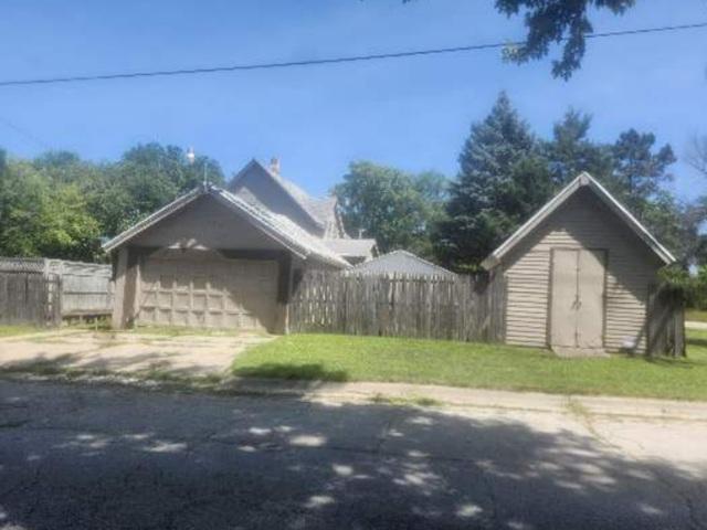 S Bluff St, South Beloit, IL 61080