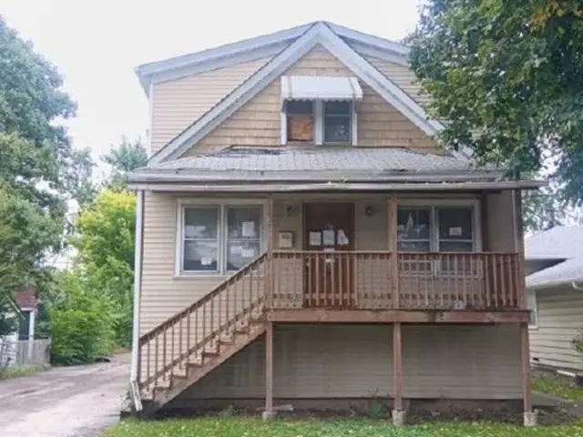 White Ave, Lyons, IL 60534
