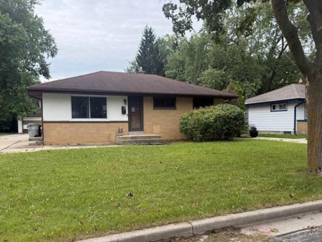 W Custer Ave, Milwaukee, WI 53225