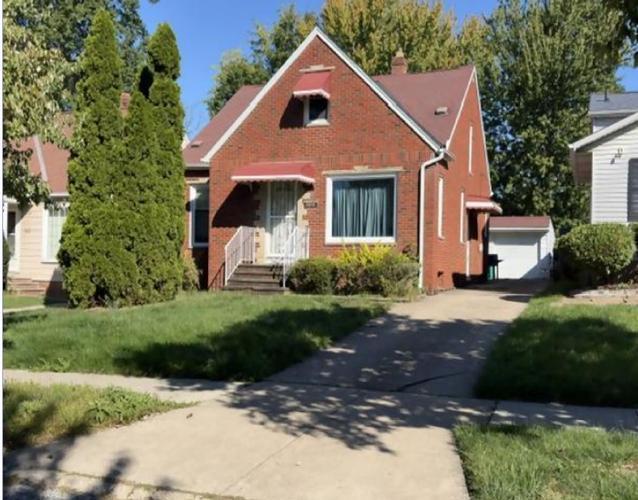 Gardenview Dr, Maple Heights, OH 44137