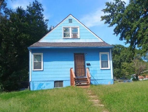 Hardesty Ave, Kansas City, MO 64130