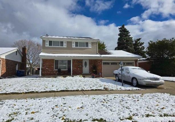 Lloyd Dr, Warren, MI 48092