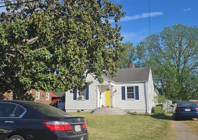 Roslyn Ave, Colonial Heights, VA 23834