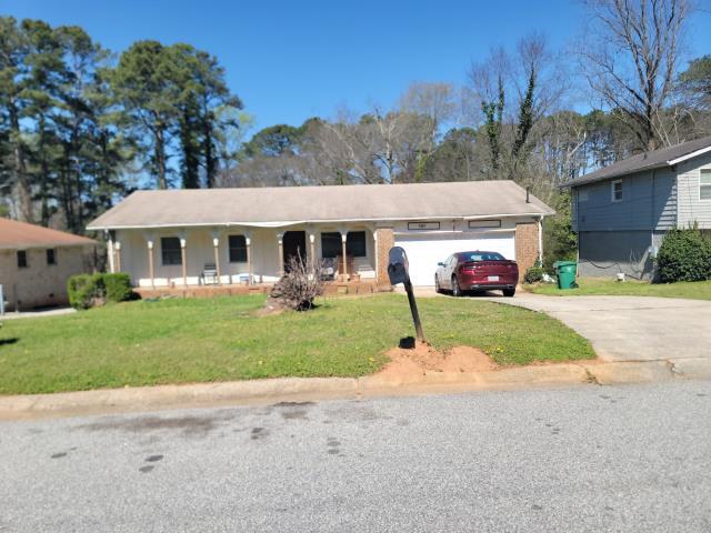 Emerald Lake Dr, Decatur, GA 30035