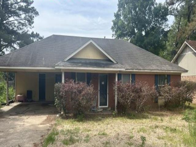 Lost Lake Cir, Jackson, MS 39212