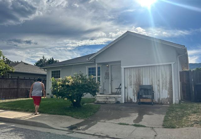 Siskiyou St, Yreka, CA 96097