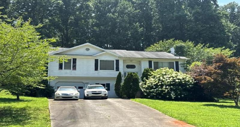 Elderberry Ln, Flowery Branch, GA 30542