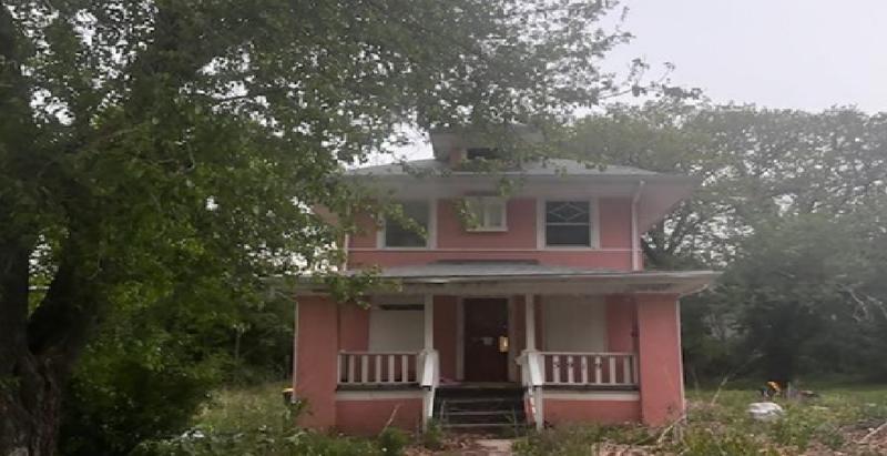 Chestnut Ave, Kansas City, MO 64130