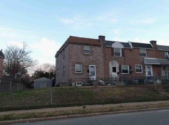 Carter Rd, Folcroft, PA 19032