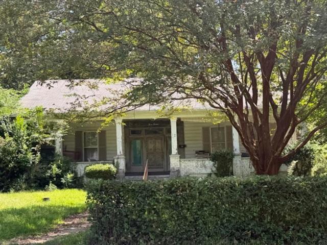 Franklin St, Grenada, MS 38901