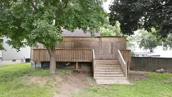 Bellevue Ave, Bettendorf, IA 52722