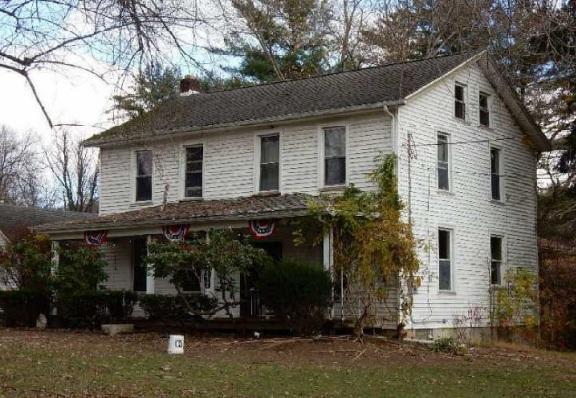 Waynesburg Dr Se, Canton, OH 44707