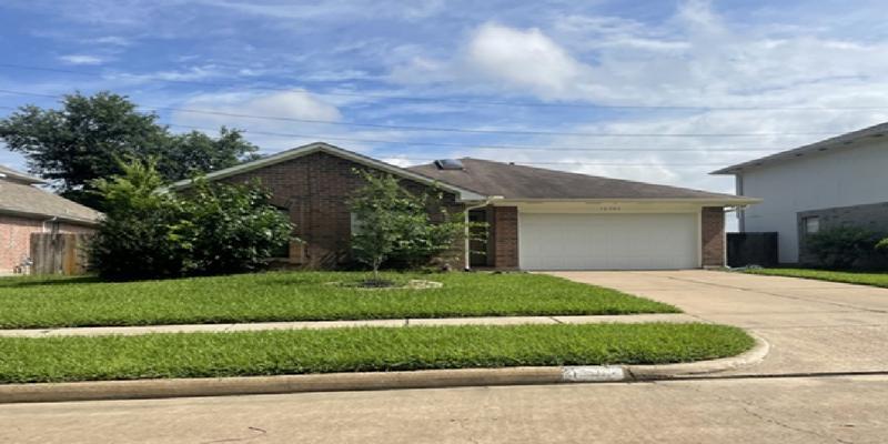 Lancaster Place Dr, Houston, TX 77083