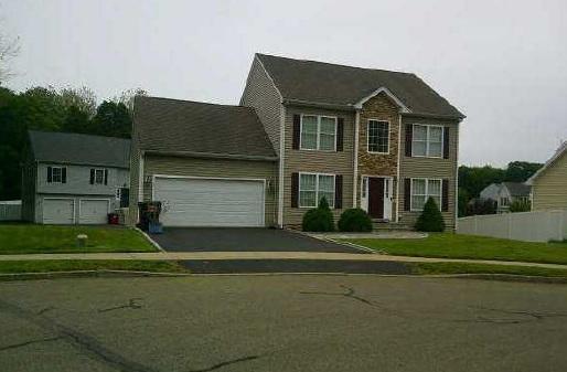 Hidden Valley Dr, Meriden, CT 06451