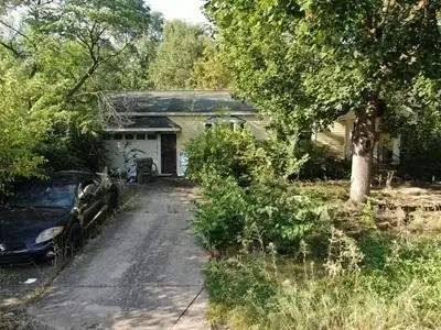 E 69th St, Indianapolis, IN 46220