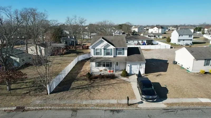 Richard Dr, Millville, NJ 08332