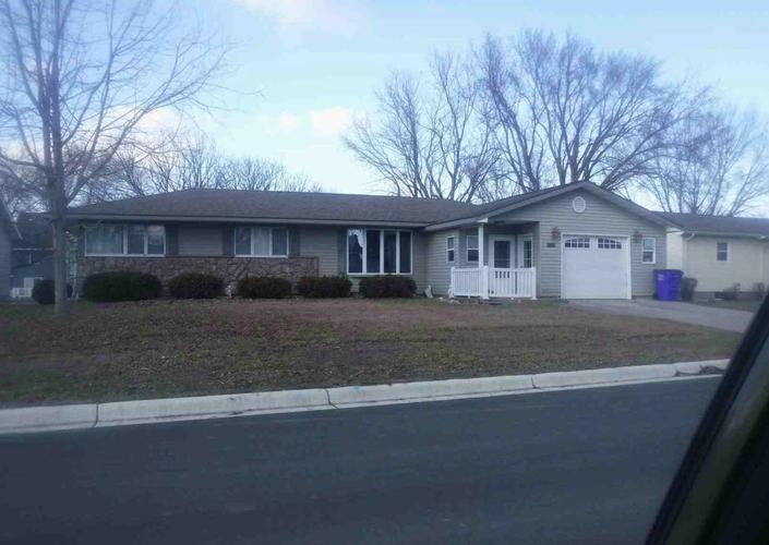 Chestnut St, Dawson, MN 56232