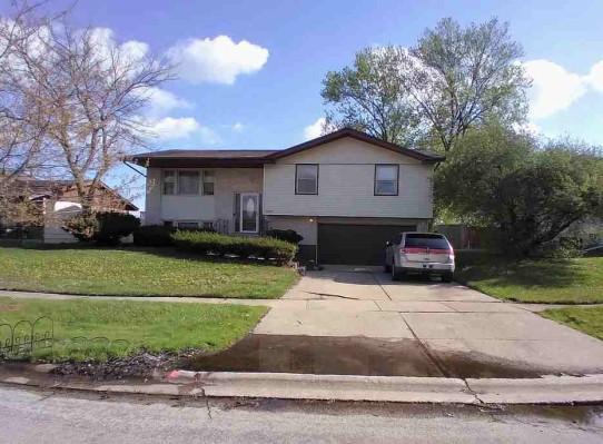 Chestnut Dr, Hazel Crest, IL 60429