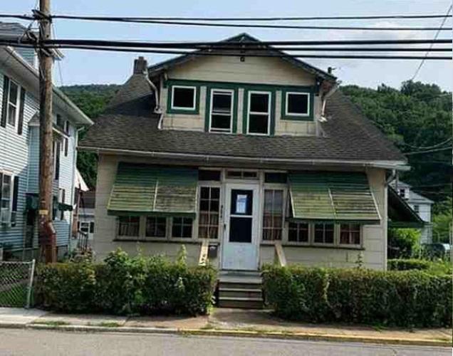Center St, Coal Township, PA 17866