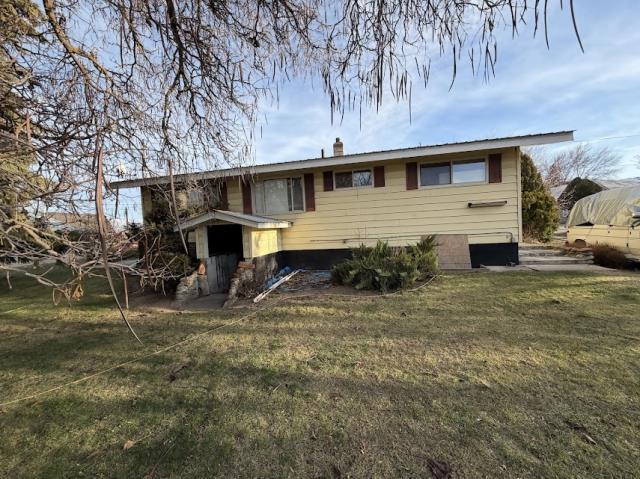 Burton Ave, Okanogan, WA 98840