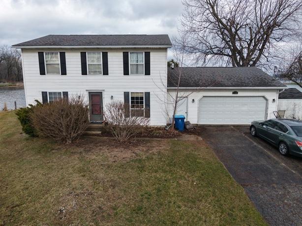 Edgewater Dr, Fenton, MI 48430