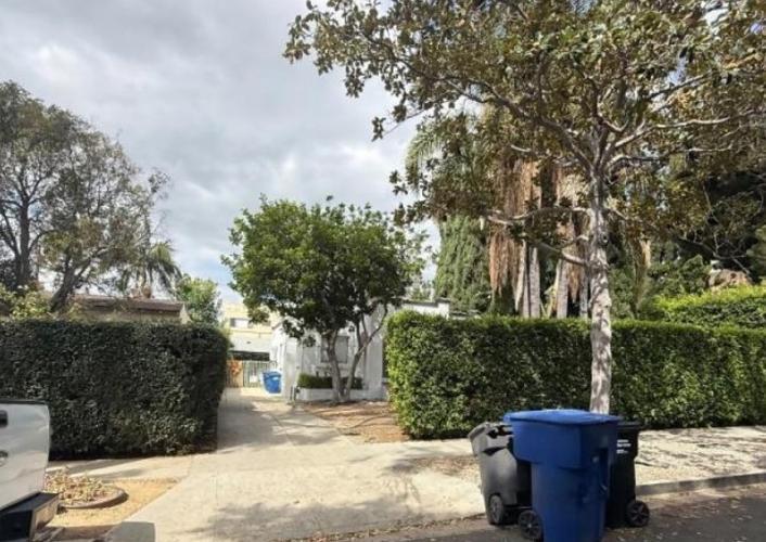 N Spaulding Ave, West Hollywood, CA 90046