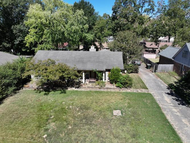 W Lawnwood Dr, Collierville, TN 38017