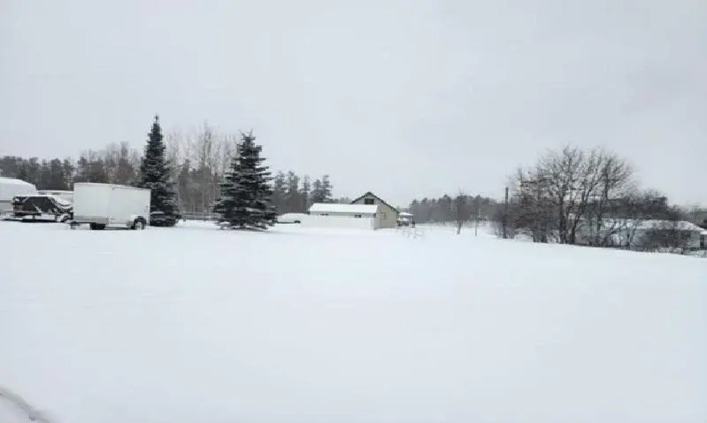 N Noren Lake Dr, Gwinn, MI 49841