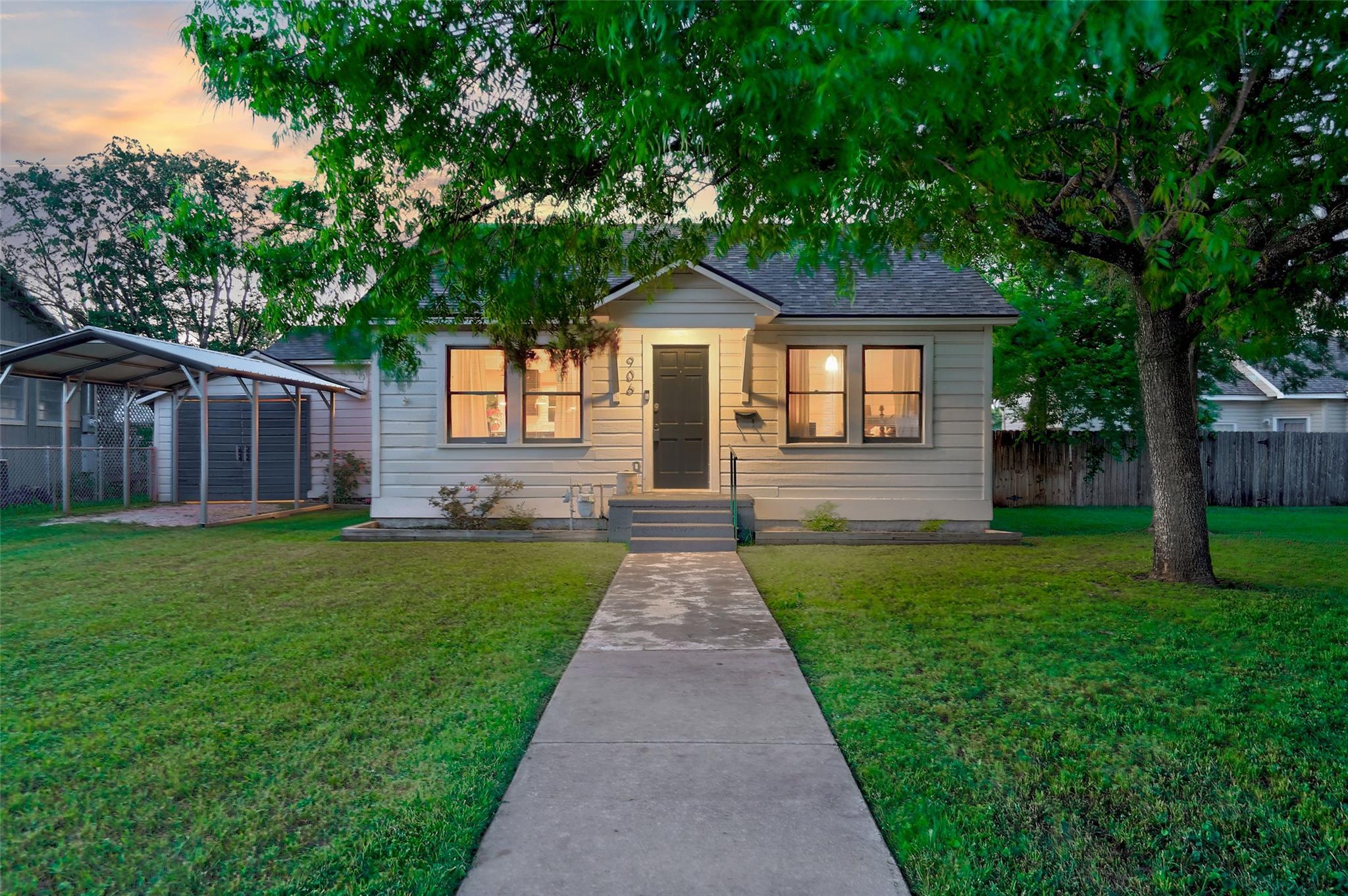 E Liberty Ave, Round Rock, TX 78664