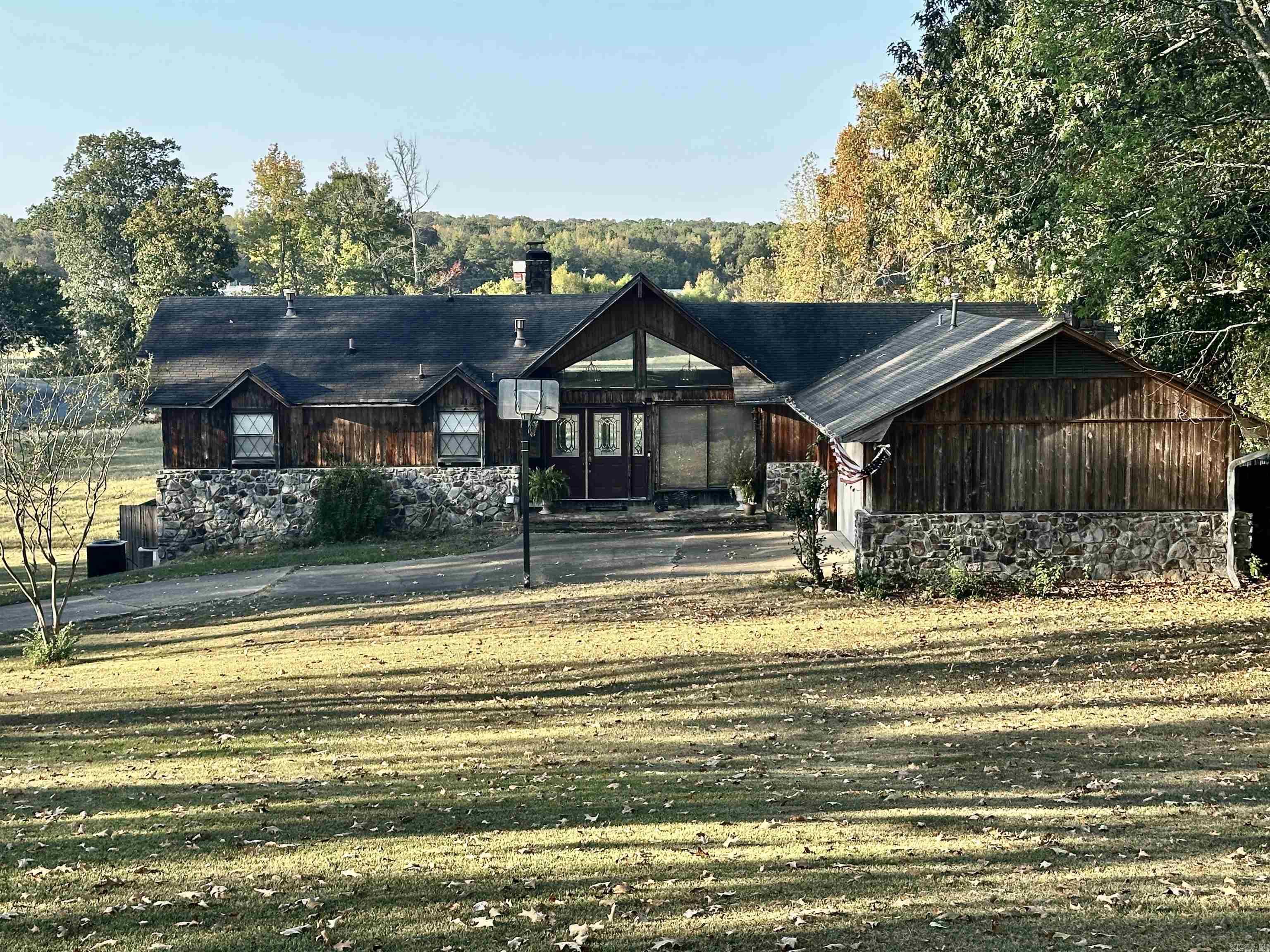 Riverview Dr, Malvern, AR 72104