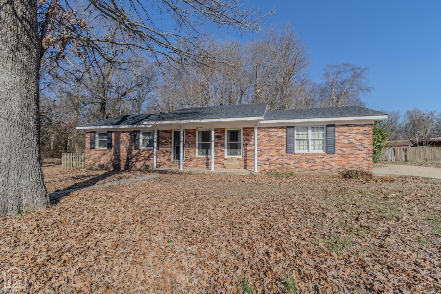 Lamb Dr, Piggott, AR 72454
