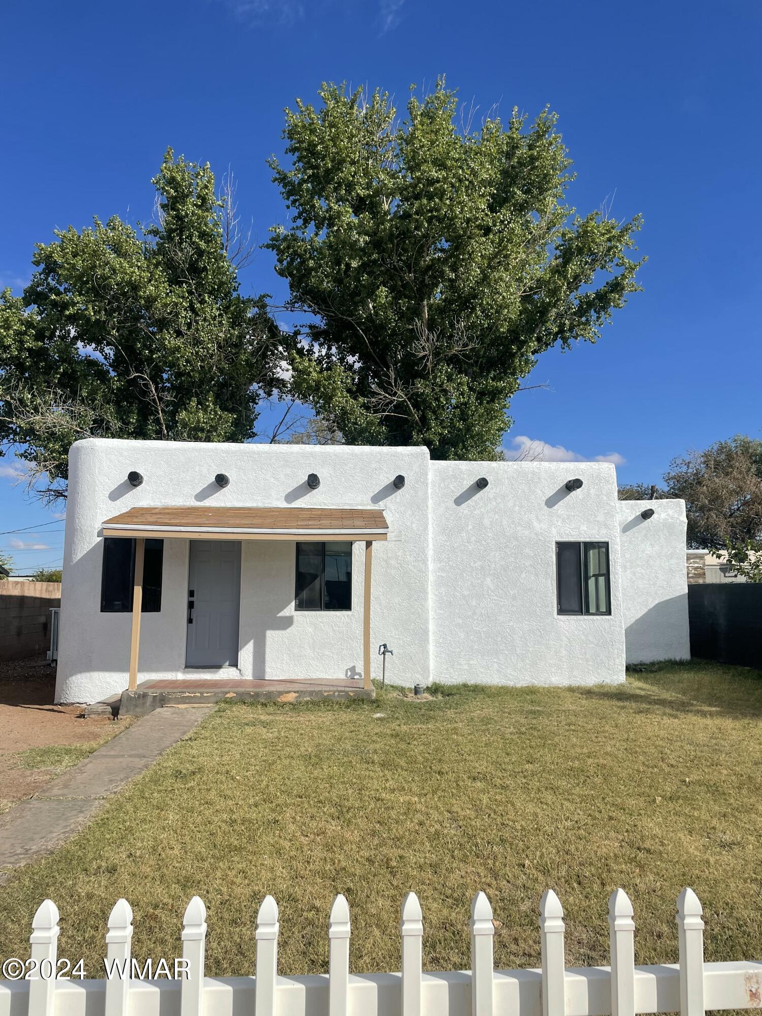 N 6th Ave, Holbrook, AZ 86025