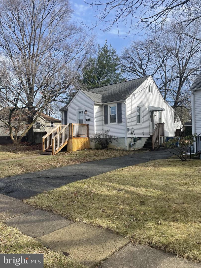 Oak Ave, Wilmington, DE 19805