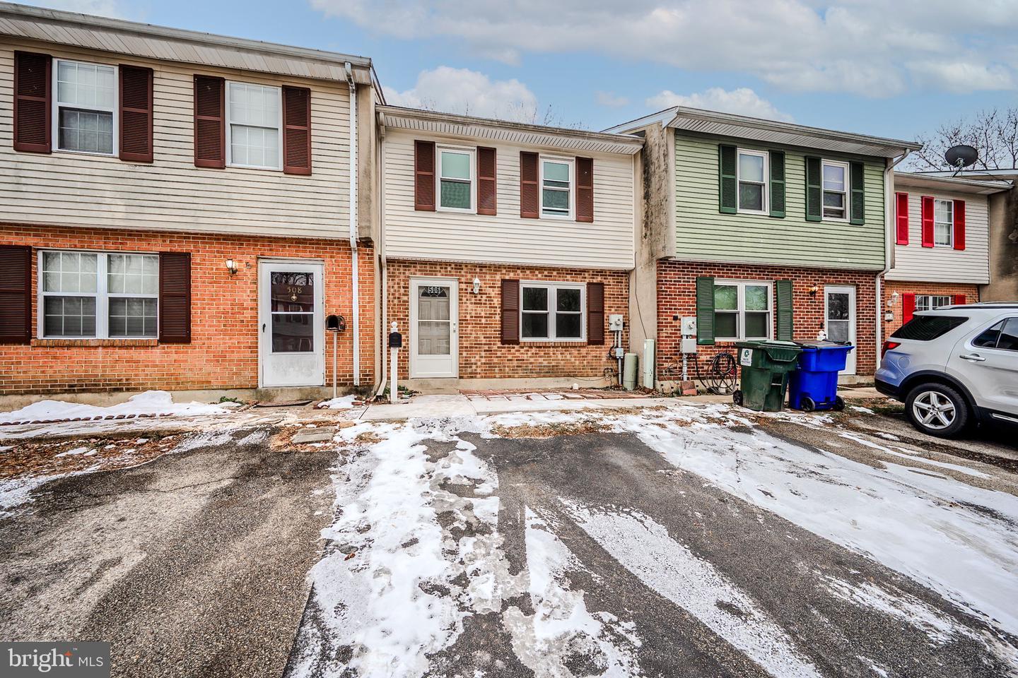 Stewarton Ct, Newark, DE 19702