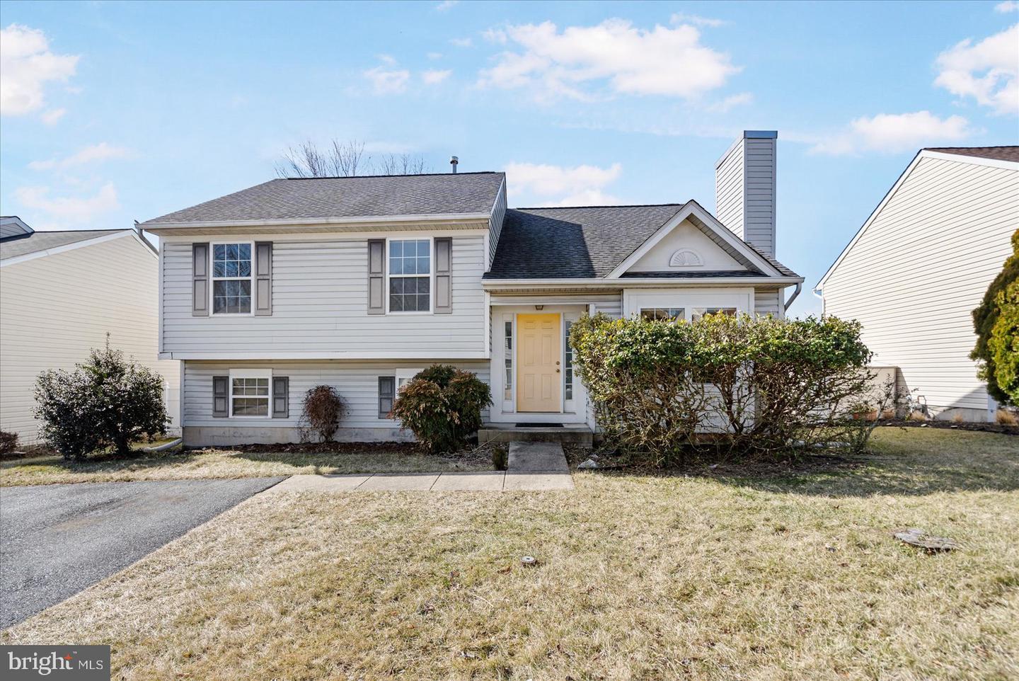 Rolling Vista Ct, Nottingham, MD 21236