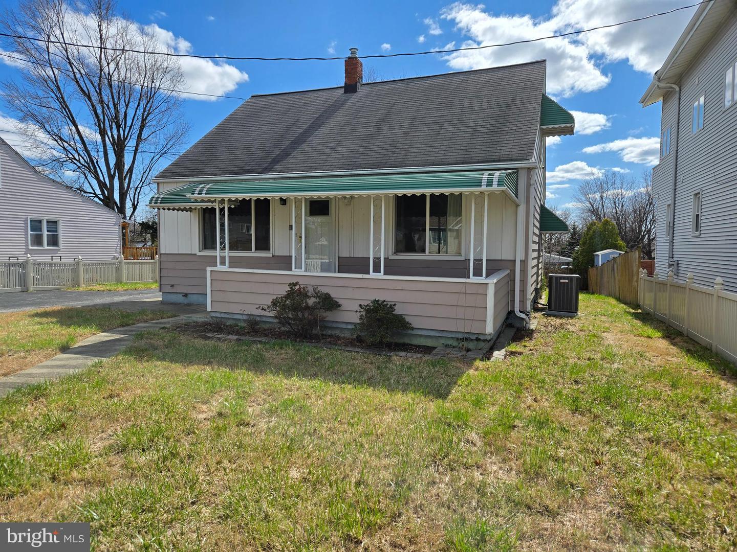 Gumtree Dr, Dundalk, MD 21222