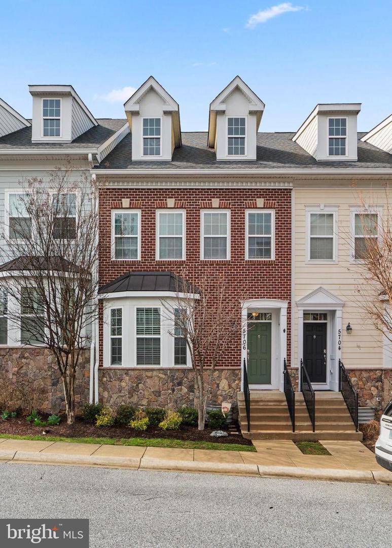 Rosanna Pl, Ellicott City, MD 21043