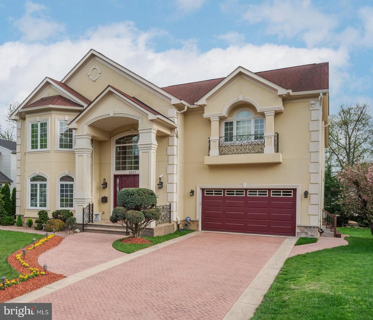 Lone Oak Dr, Bethesda, MD 20814