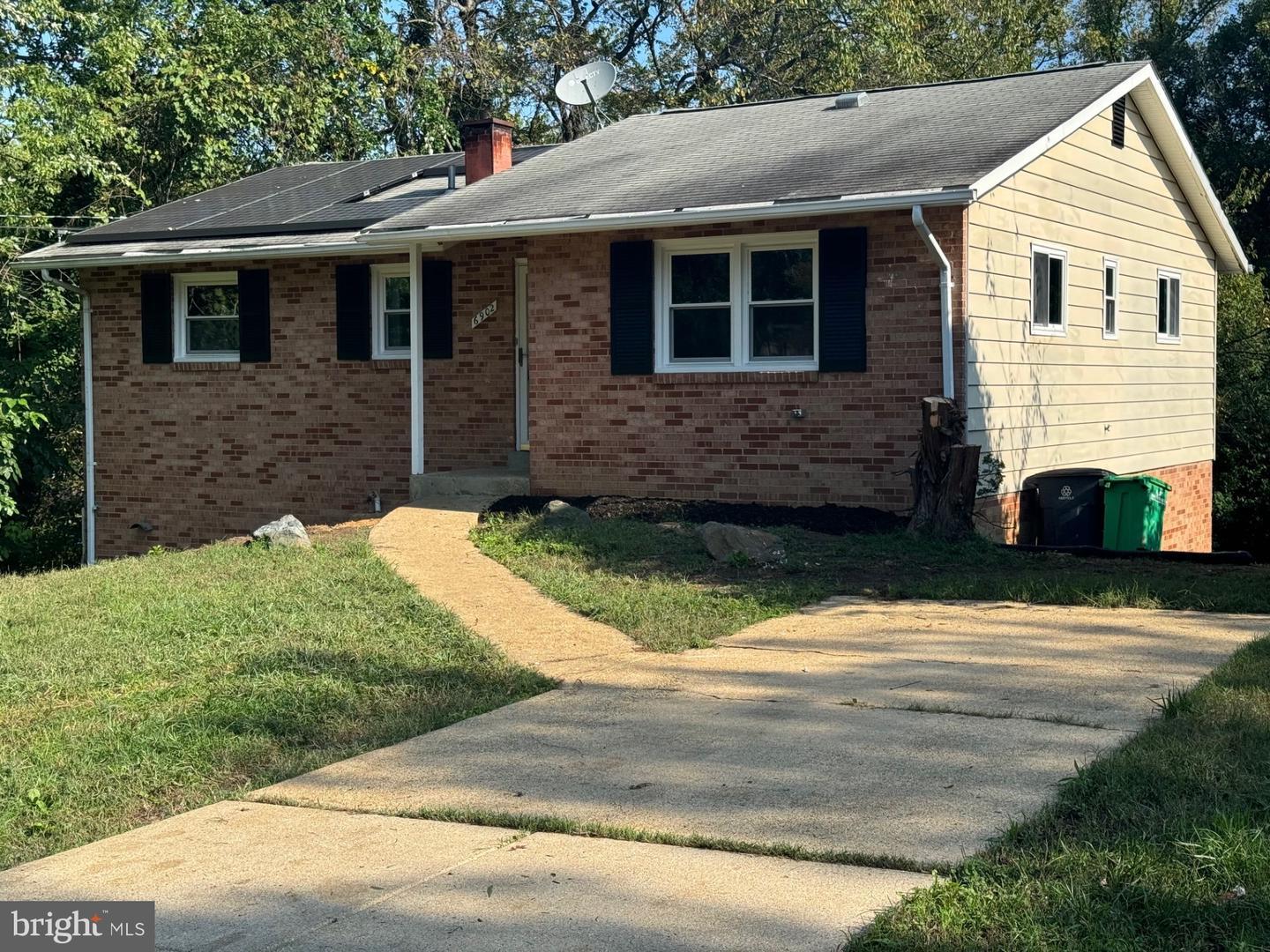 Mackson Dr, Temple Hills, MD 20748