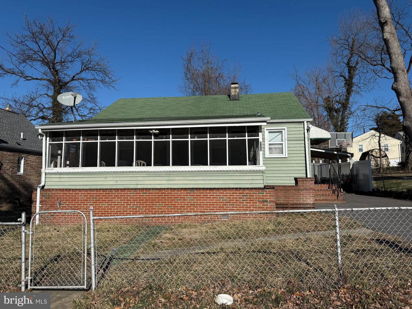 Cedarleaf Ave, Capitol Heights, MD 20743