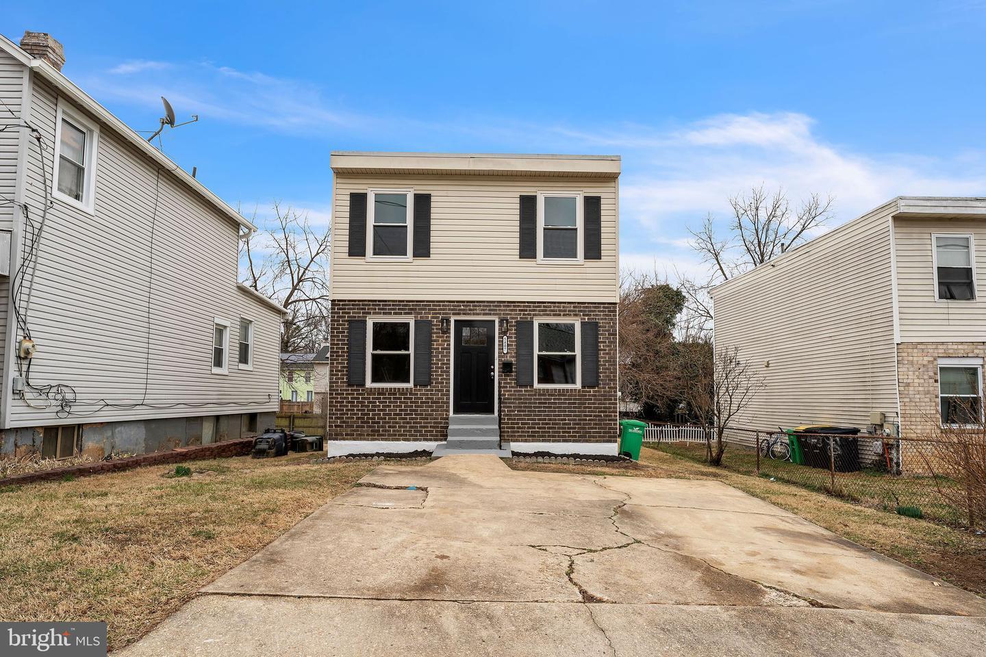 Crown St, Capitol Heights, MD 20743