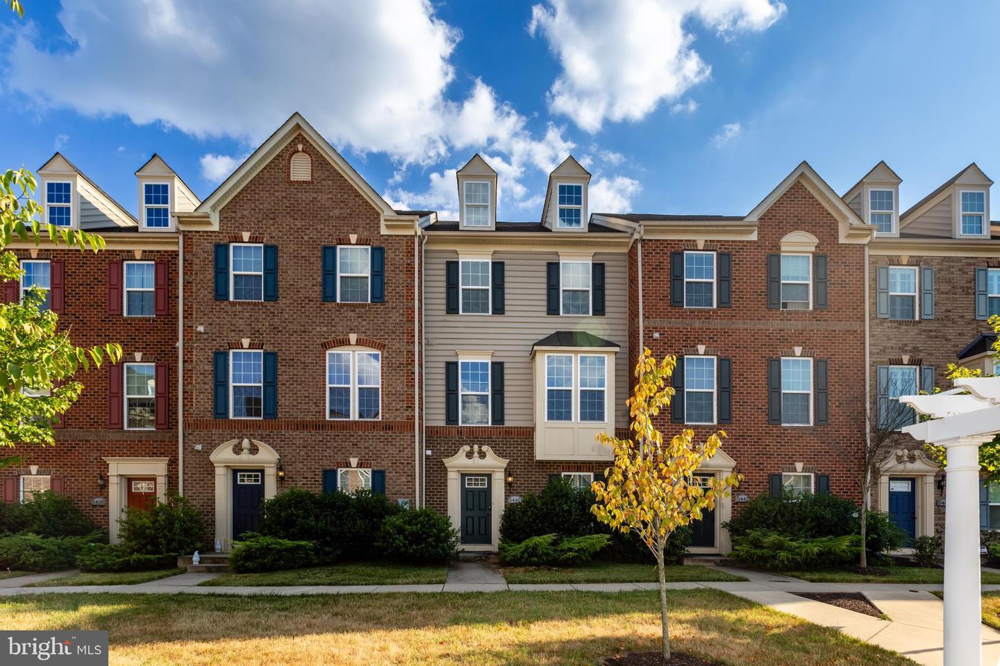 Stream Bank Ln, Greenbelt, MD 20770