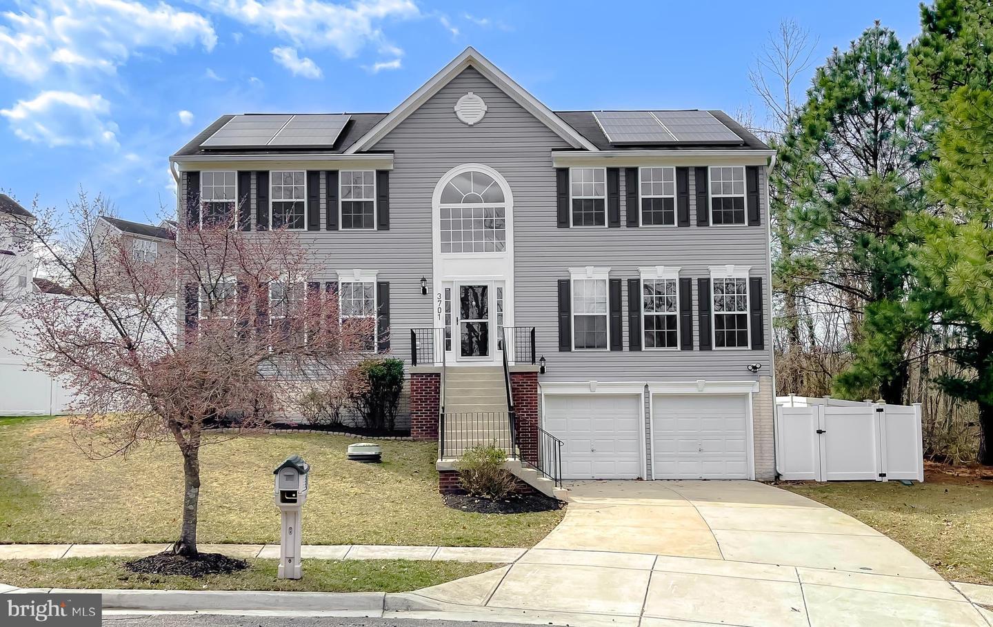 Hill Park Dr, Temple Hills, MD 20748