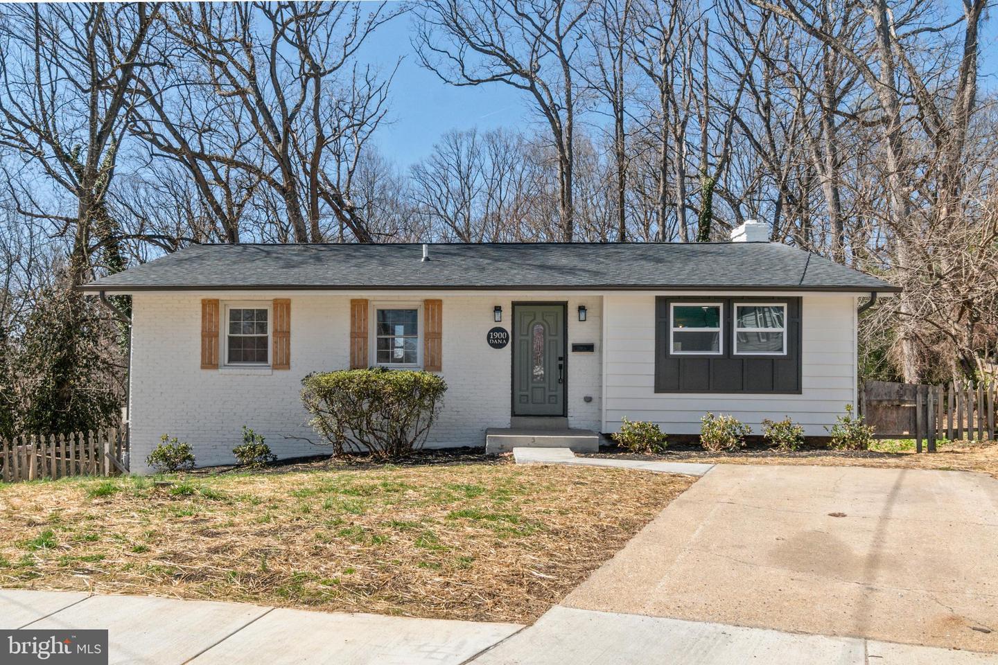 Dana Dr, Hyattsville, MD 20783
