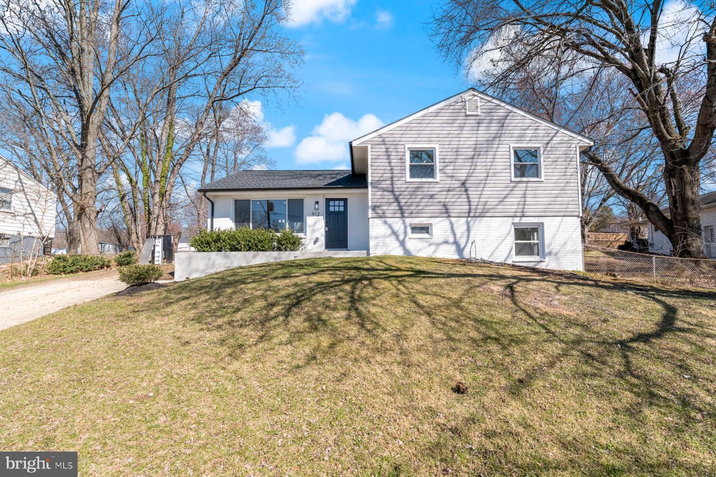 Logwood Rd, Capitol Heights, MD 20743