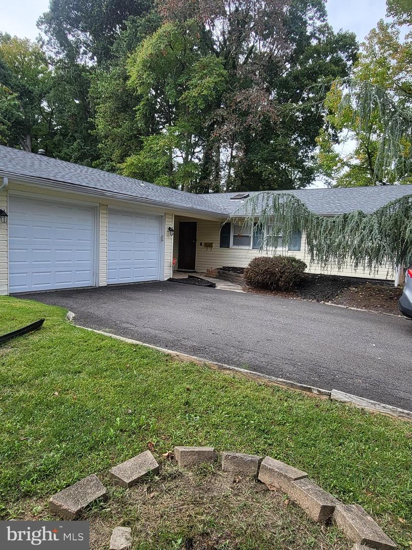 Eastbrook Ln, Willingboro, NJ 08046