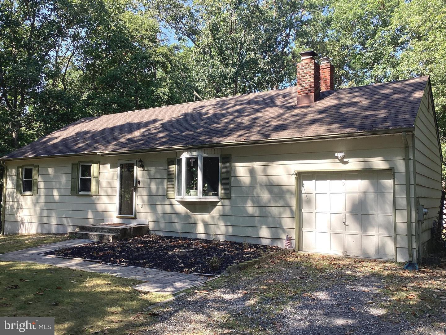 Acorn Dr, Tabernacle, NJ 08088