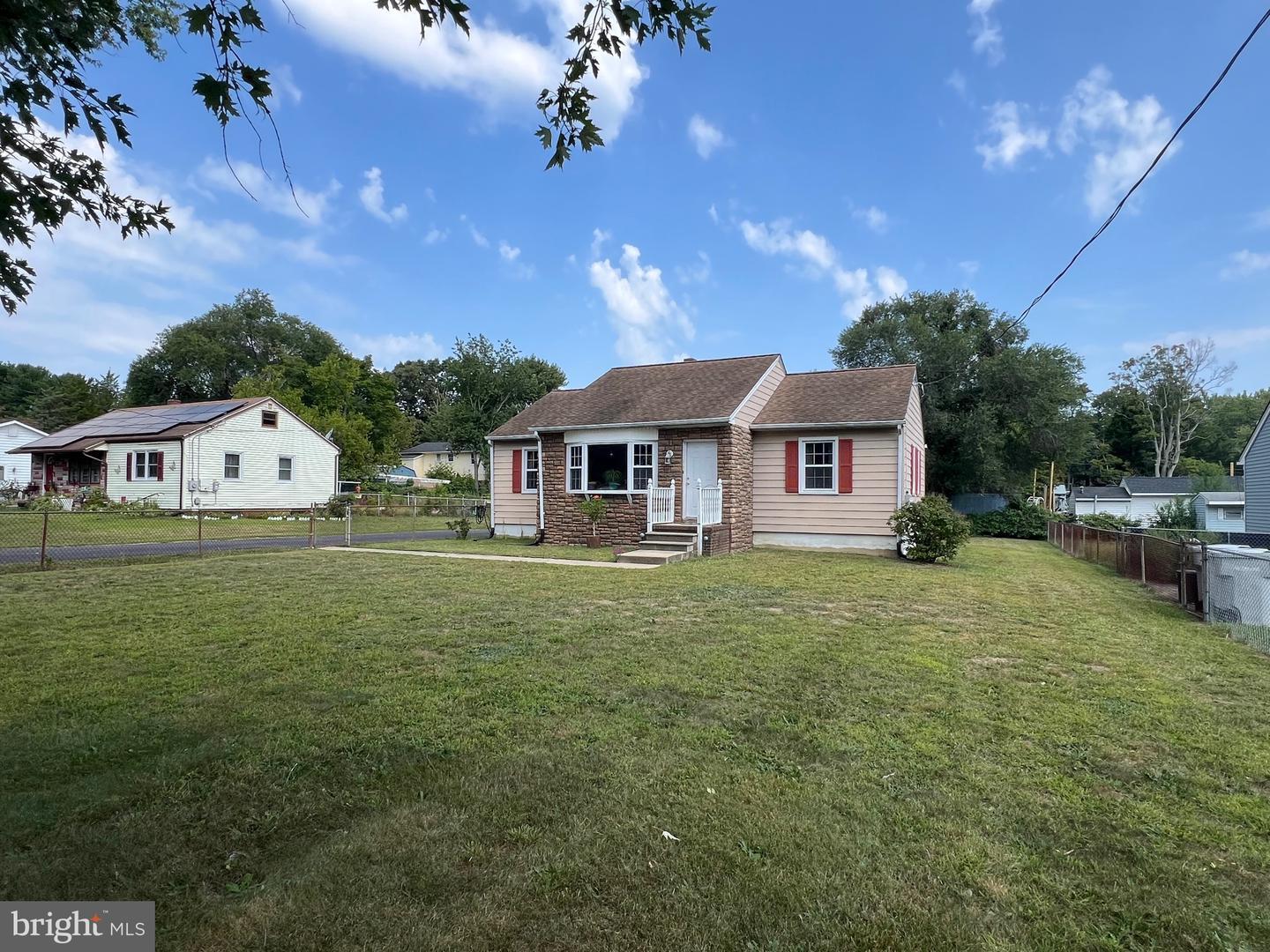 W Oak Rd, Vineland, NJ 08360